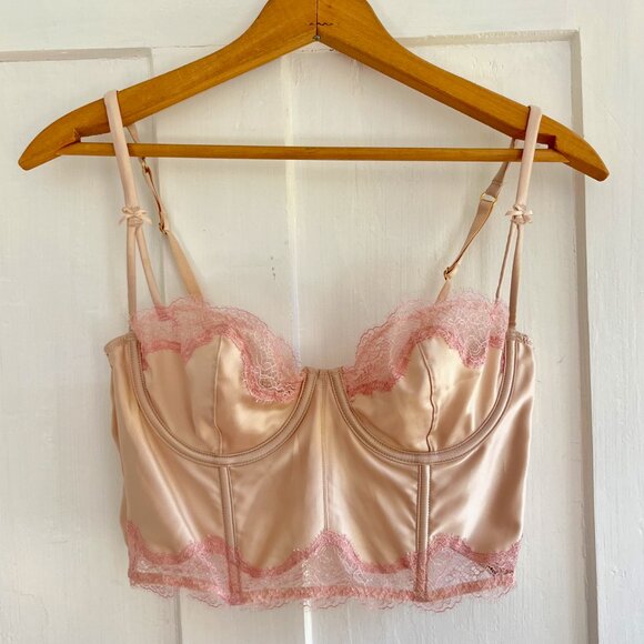 Victoria's Secret Long Line Balconnette Bra - Picture 4 of 9